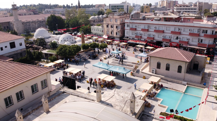 TARSUS’TA AÇILAN YERYÜZÜ PAZARI YOĞUN İLGİ GÖRDÜ