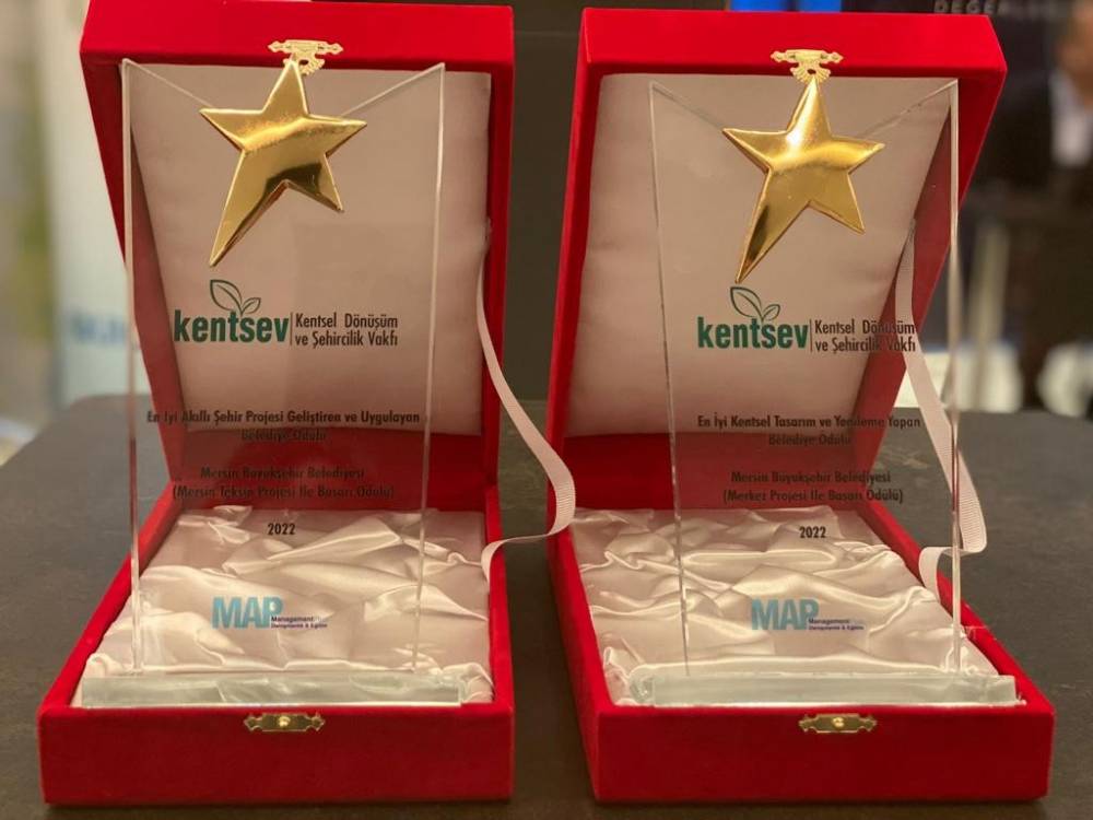 KENTSEV’de Mersin Büyükşehir Belediyesinin iki projesine ödül
