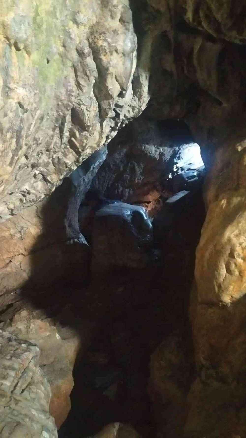 Eshab-ı Kehf Mağarasında sıkışan kişiyi itfaiye ekibi kurtardı