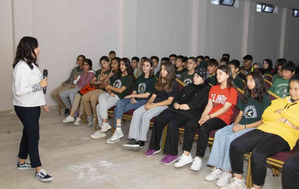 Mersin’de okullara rehberlik desteği
