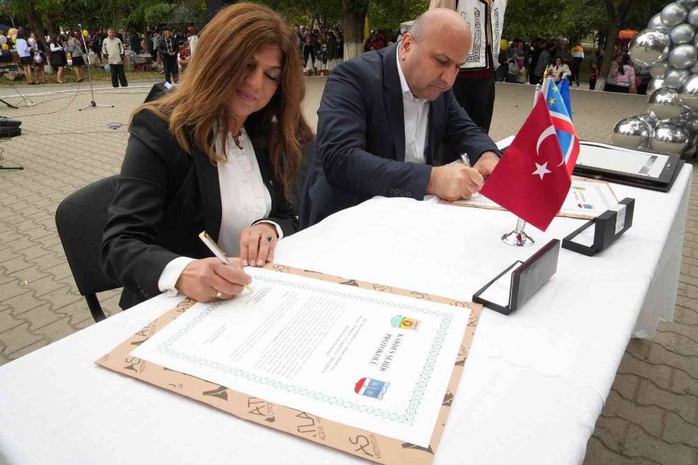 Valkeneş ve Tarsus "kardeş şehir" protokolü imzaladı