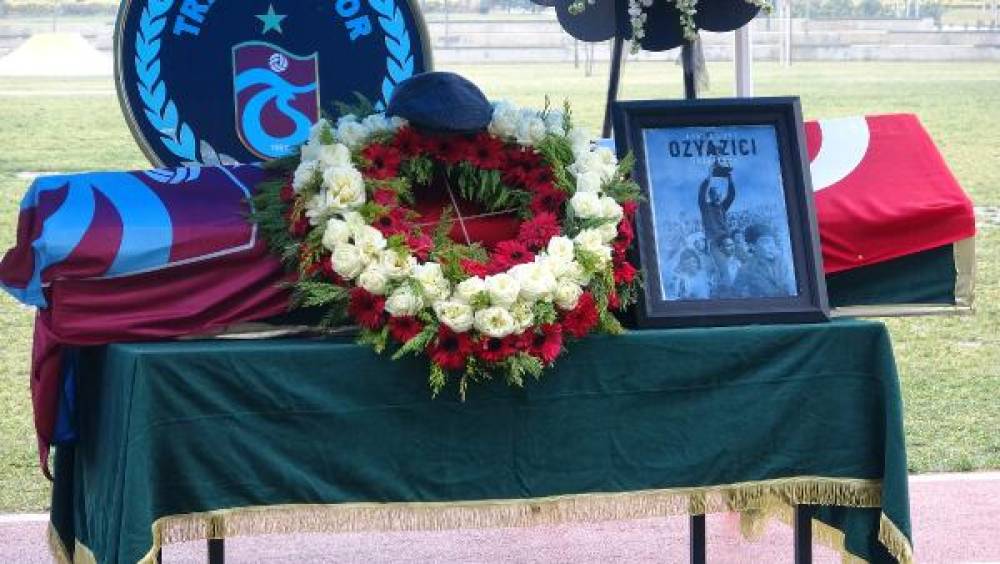 Trabzonspor'un efsanesi Ahmet Suat Özyazıcı için tören