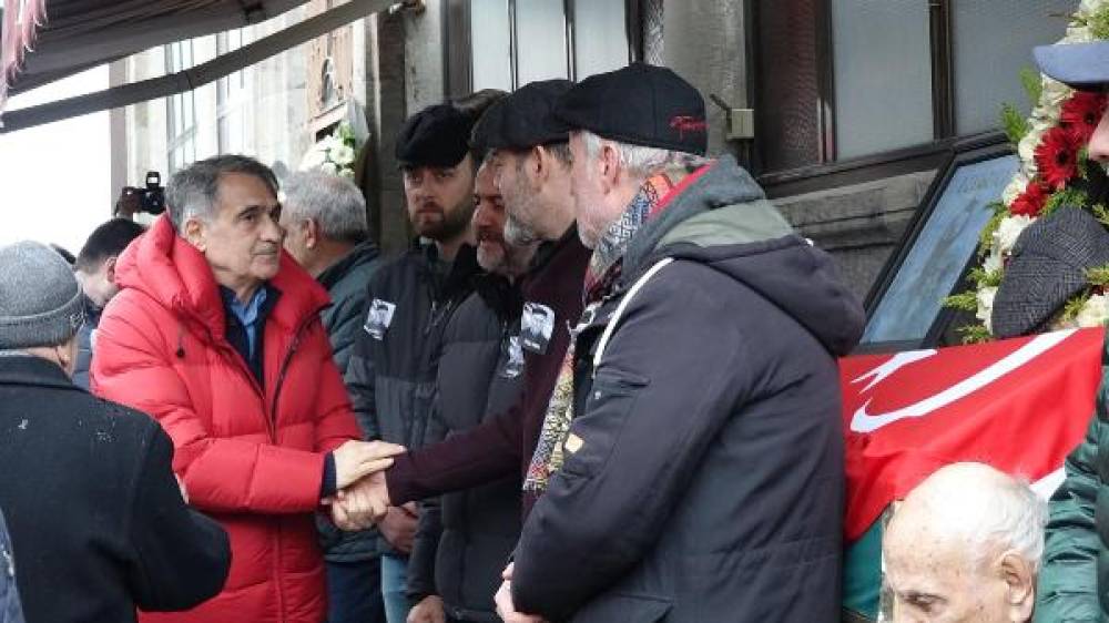 Trabzonspor efsanesi Ahmet Suat Özyazıcı, son yolculuğuna uğurlandı