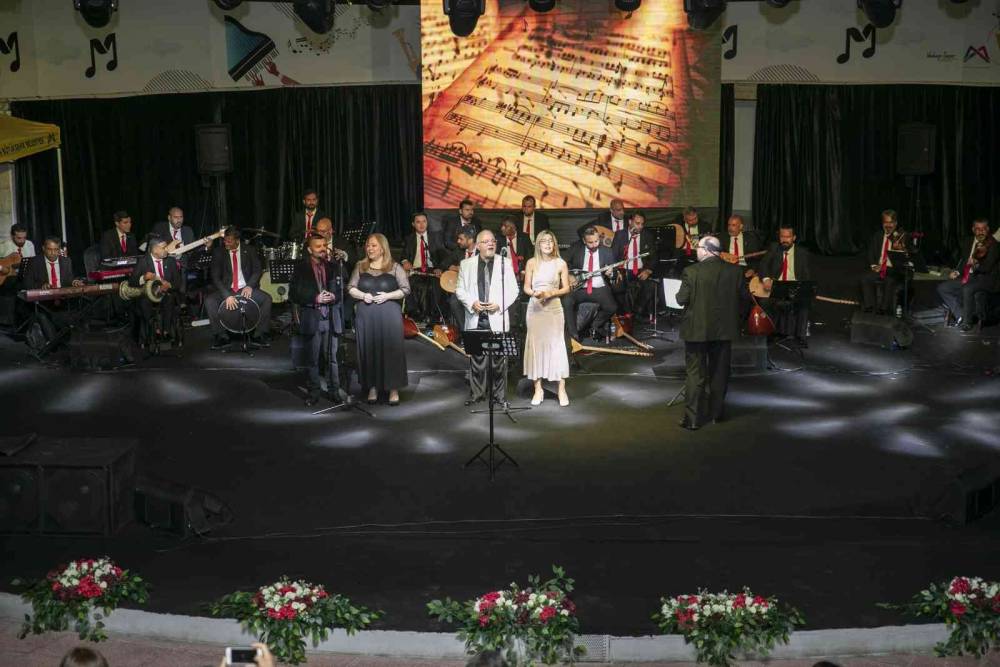 Mersin Büyükşehir Belediyesinden ‘Yıldızların Altında’ konseri
