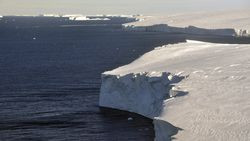 Uydu verileri buzulların normalden daha hızlı eridiğini gösteriyor