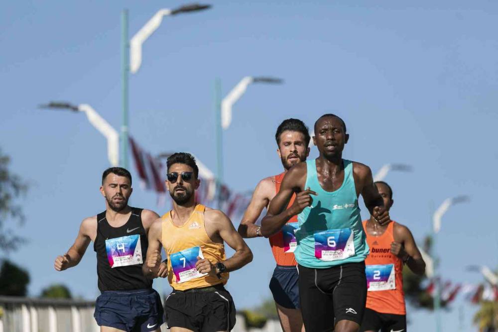 Tarsus Maratonu’nda 11 bin 624 kişi koştu
