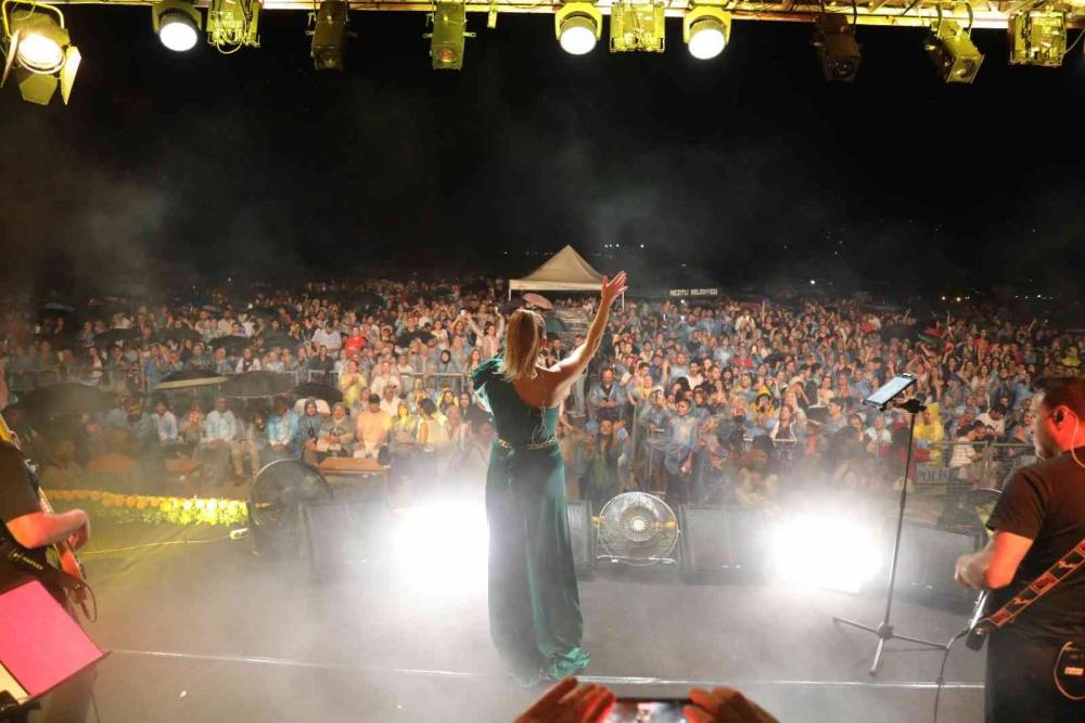 Soli Güneş Festivali Funda Arar konseri ile başladı
