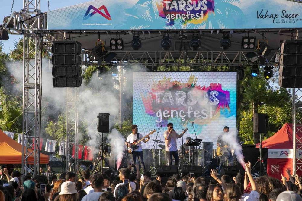 Gençler, Tarsus Genç Fest’te doyasıya eğlendi
