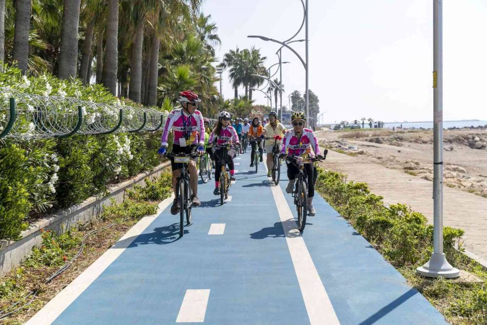 Bisikletseverler 30 kilometrelik sürüş yaptı
