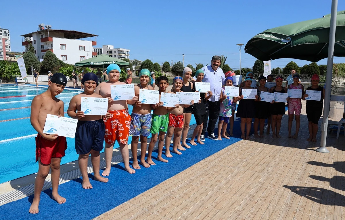 TOROSLAR’DA 2 BİN 500 ÇOCUK YÜZME ÖĞRENDİ